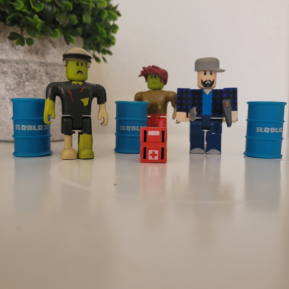 Action Figures Set - Green, Blue, Red